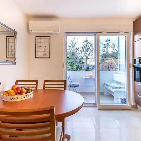 Jan 2+2 With Balcony