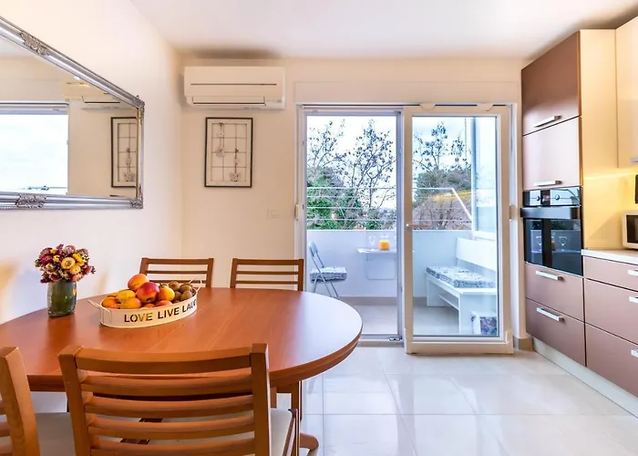 Jan 2+2 With Balcony