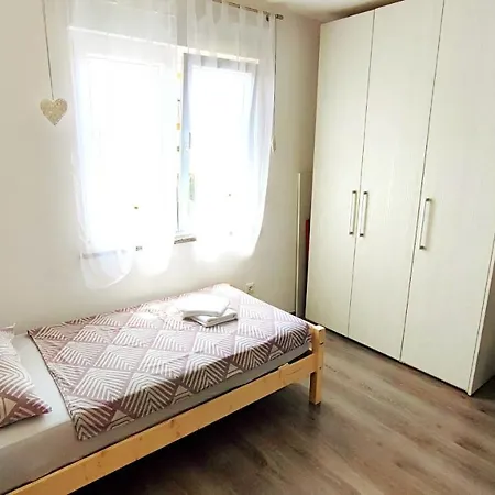 Апартаменти Jan 2+2 With Balcony