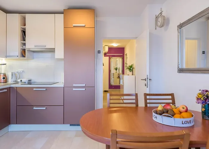 Jan 2+2 With Balcony Pula