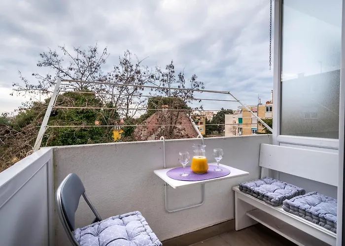 Jan 2+2 With Balcony *