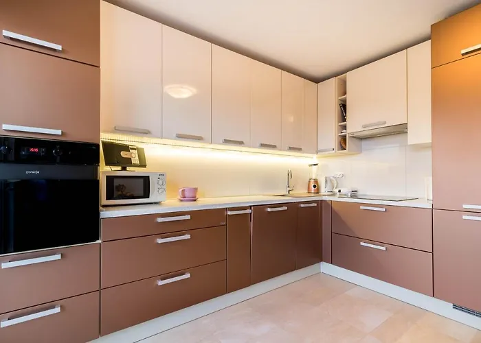 Jan 2+2 With Balcony * Пула