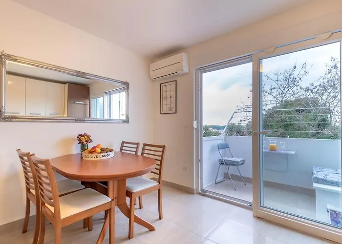 Jan 2+2 With Balcony Апартаменты